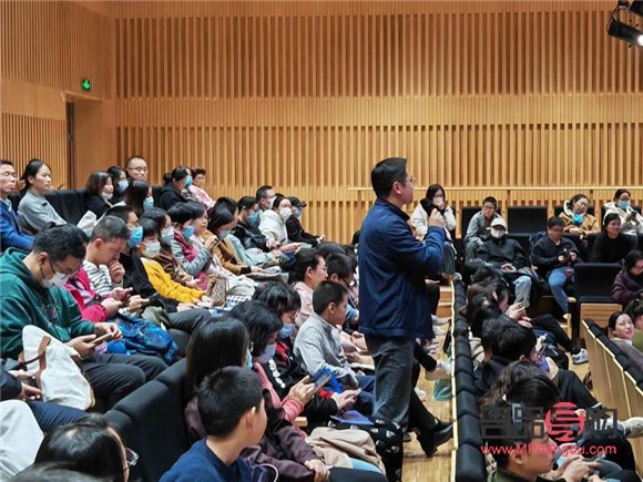 學(xué)彩妝前途怎么樣(學(xué)彩妝前途怎么樣知乎)