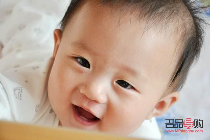 <h3>一單一雙眼皮的面相與賊皮眼之說</h3>