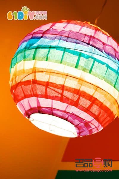 <h3>手工制作彩虹禮物燈籠教程</h3>