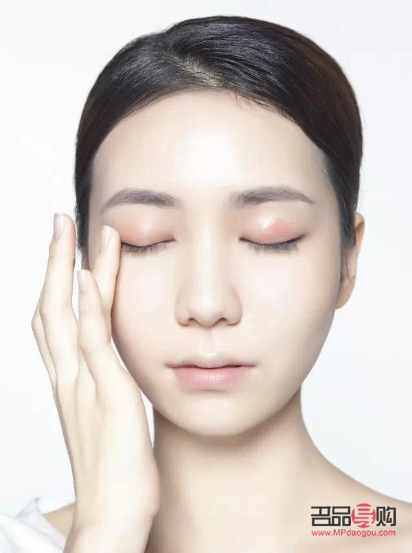 彩妝出差怎么帶(彩妝出差怎么帶口紅)