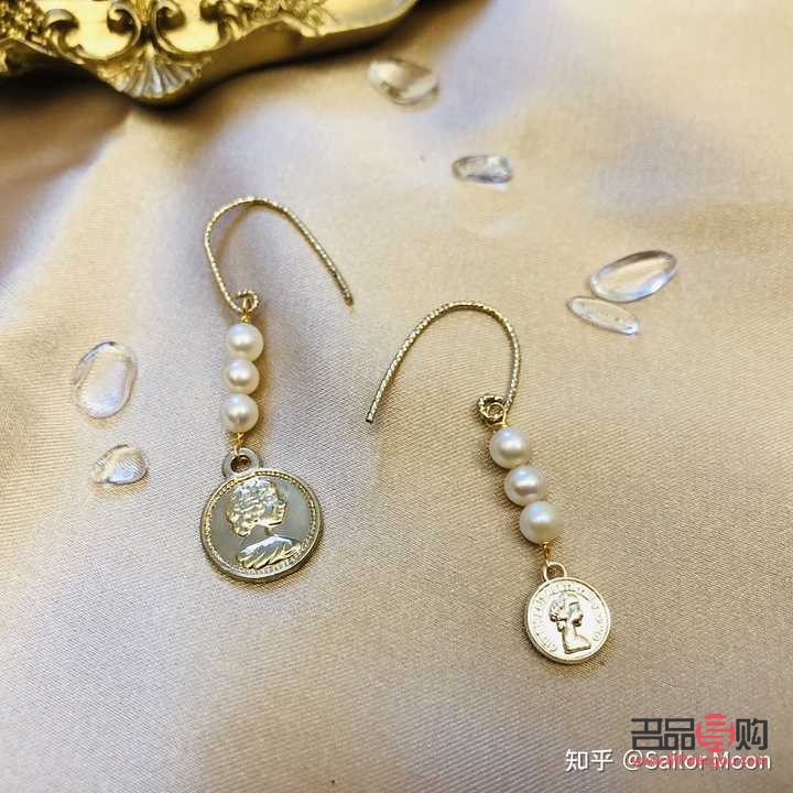 女王節(jié)禮物耳環(huán)是什么(女王節(jié)禮物耳環(huán)是什么顏色的)