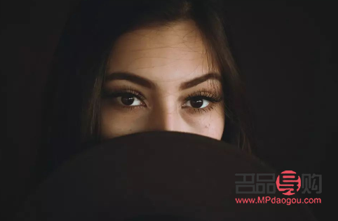 <h3>肉眼泡做雙眼皮手術(shù)是否需要抽脂？</h3>