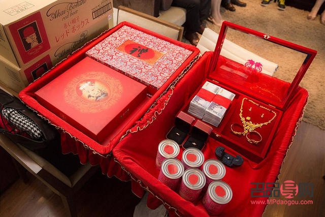 <h3>農村結婚禮物盒的擺放傳統(tǒng)與講究</h3>