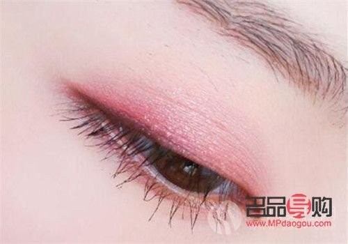 淡眼妝的眼影配色(淡眼妝的眼影配色有哪些)