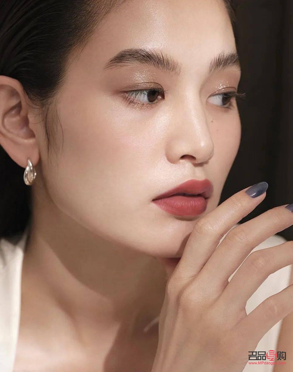 夏天怎么用彩妝(夏天怎么用彩妝好看)