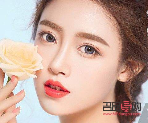 夏天怎么用彩妝(夏天怎么用彩妝好看)