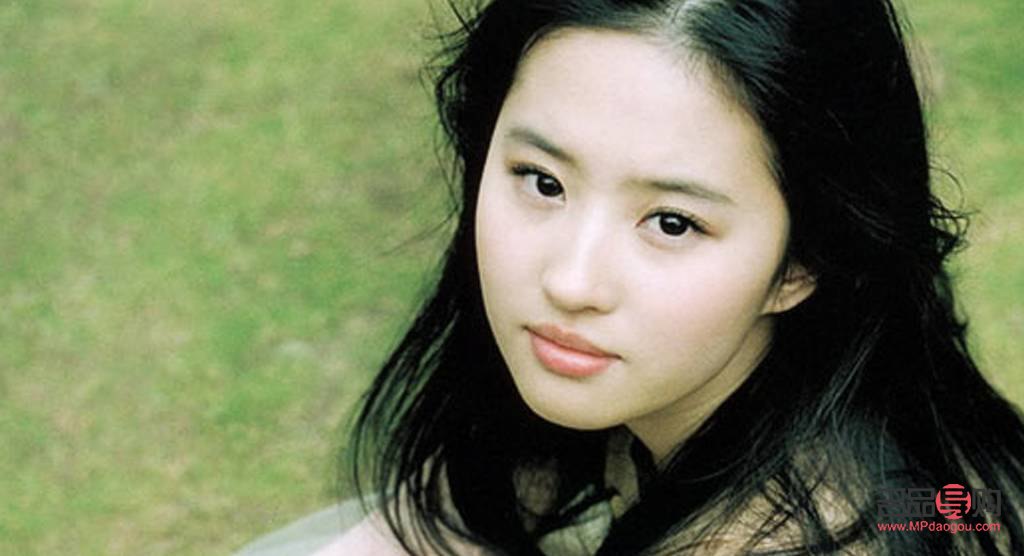 兩個眼皮不一樣面相(兩個眼皮不一樣面相女)