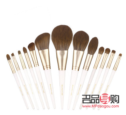 怎么選彩妝才好看(怎么選彩妝才好看呢)