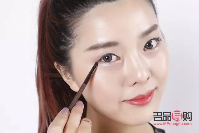 單眼皮和雙眼皮區(qū)別(單眼皮和雙眼皮區(qū)別圖片)