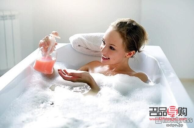 <h3>女性身體護(hù)理：泡澡的益處與注意事項(xiàng)</h3>