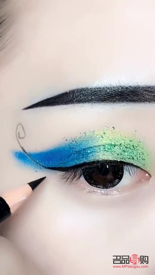 兒童眼妝怎么畫好看圖片(兒童眼妝怎么畫好看圖片大全)