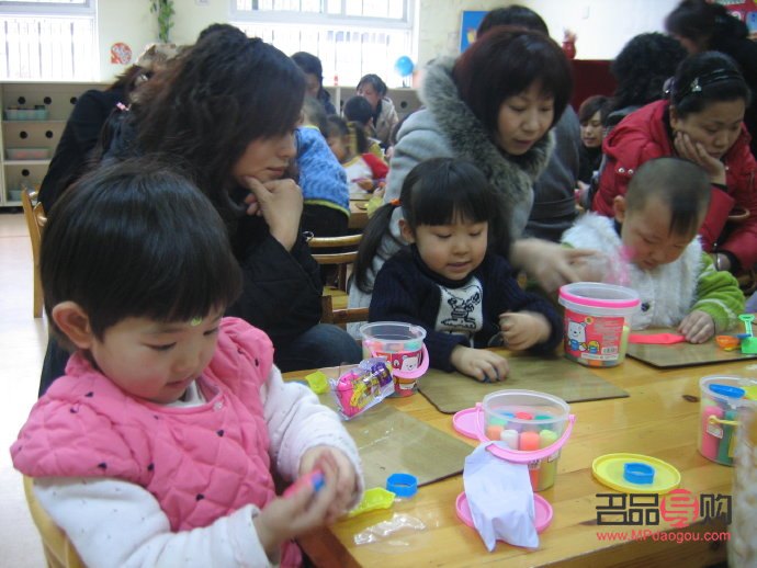 怎樣給媽媽做禮物(怎樣給媽媽做禮物最簡(jiǎn)單)