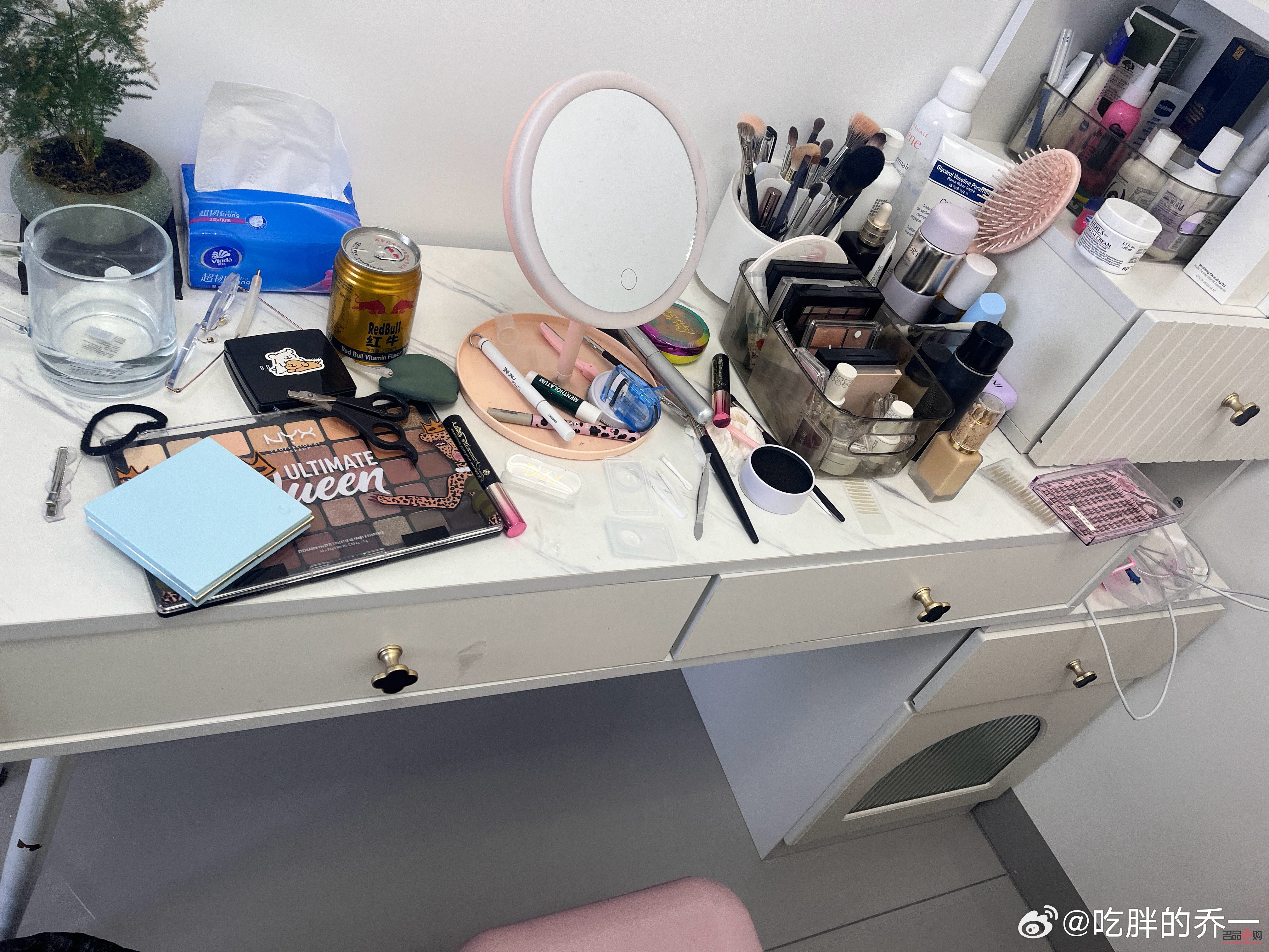 桌子彩妝怎么擦(桌子彩妝怎么擦才干凈)