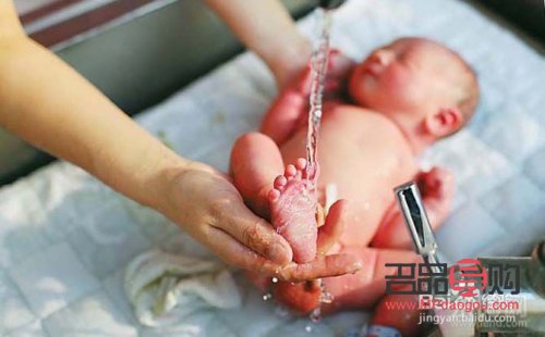 洗澡時(shí)該怎么護(hù)理身體(洗澡的時(shí)候應(yīng)該怎么洗)