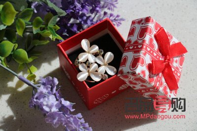 <h3>巧妙贈(zèng)送：如何不花錢(qián)也能送出心意</h3>