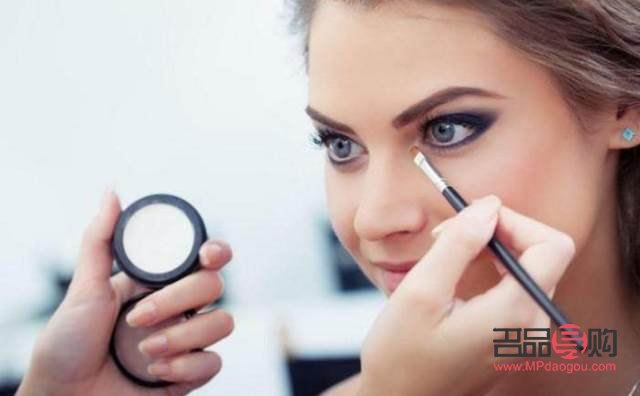 彩妝不會(huì)怎么辦(彩妝不好會(huì)出現(xiàn)什么現(xiàn)象)