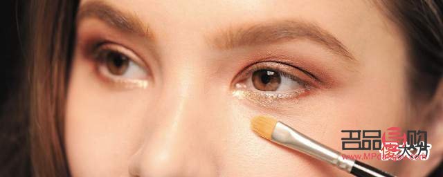 學(xué)彩妝怎么畫(學(xué)彩妝怎么畫眼線)