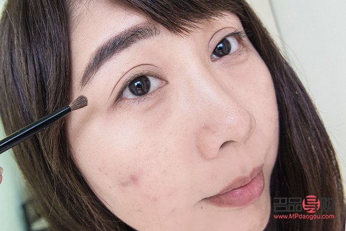 學(xué)彩妝怎么畫(huà)(學(xué)彩妝怎么畫(huà)眼線)