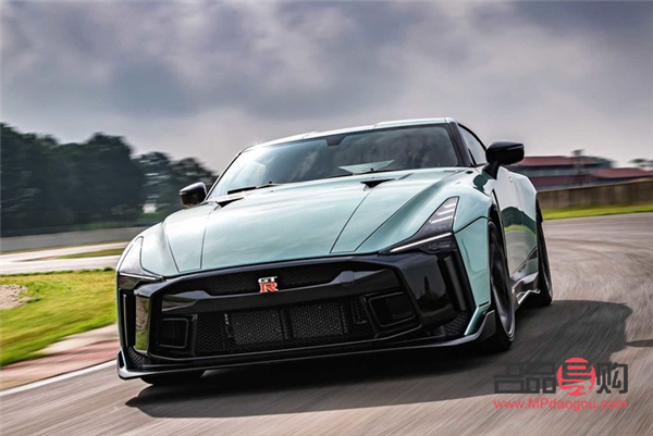 <h3>牛馬身體護(hù)理的重要性及實(shí)踐方法</h3>