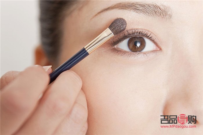 畫眼線用什么筆最好初學者(畫眼線用什么筆最好初學者用)