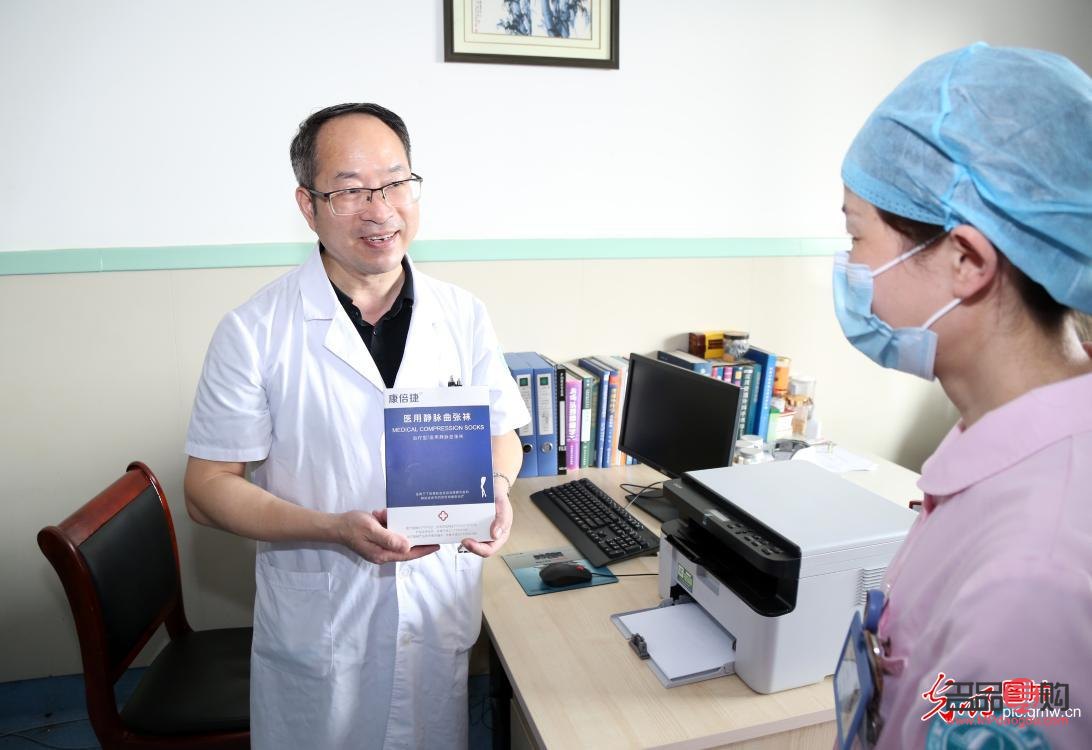 送骨折病人什么禮物好(送骨折病人什么禮物好呢)