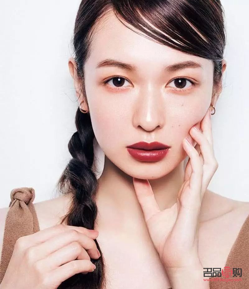 彩妝怎么化高級感(彩妝怎么化妝)