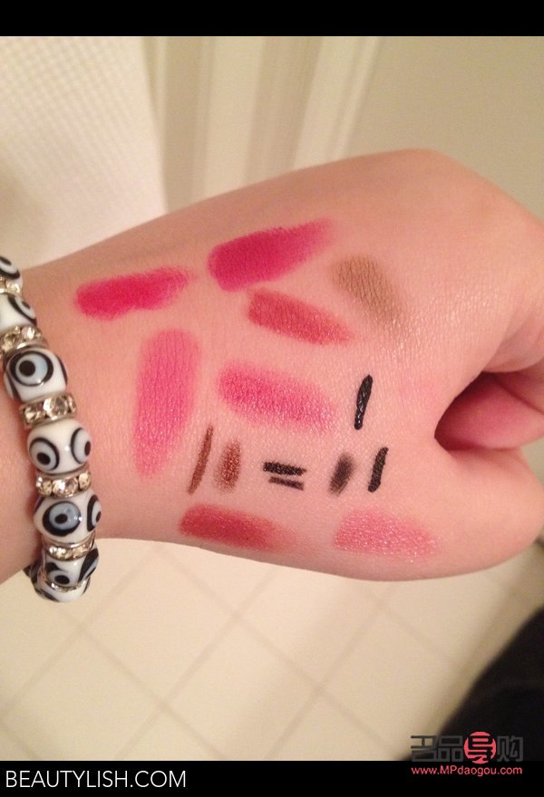 <h3>彩妝貼怎么去掉</h3>