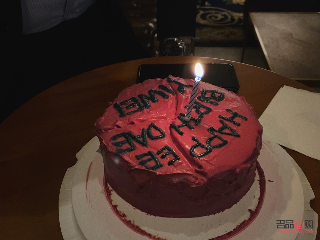 學美術的送什么禮物男(學美術的男生送什么生日禮物)