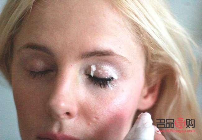 <h3>彩妝變黑秘訣大公開</h3>