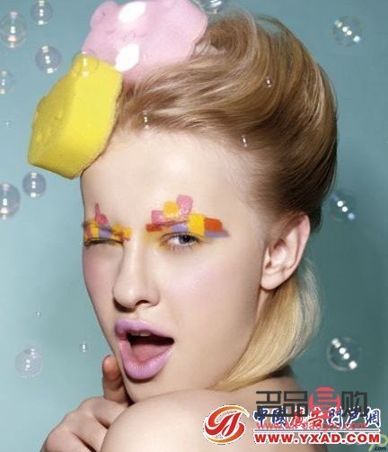 <h1>彩妝云朵怎么化：打造夢(mèng)幻般的云端妝容</h1>