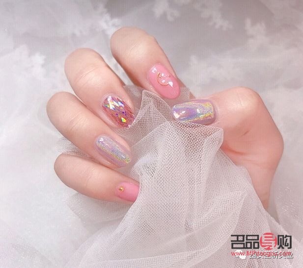 怎么介紹美甲美容(怎么介紹美甲美容店)