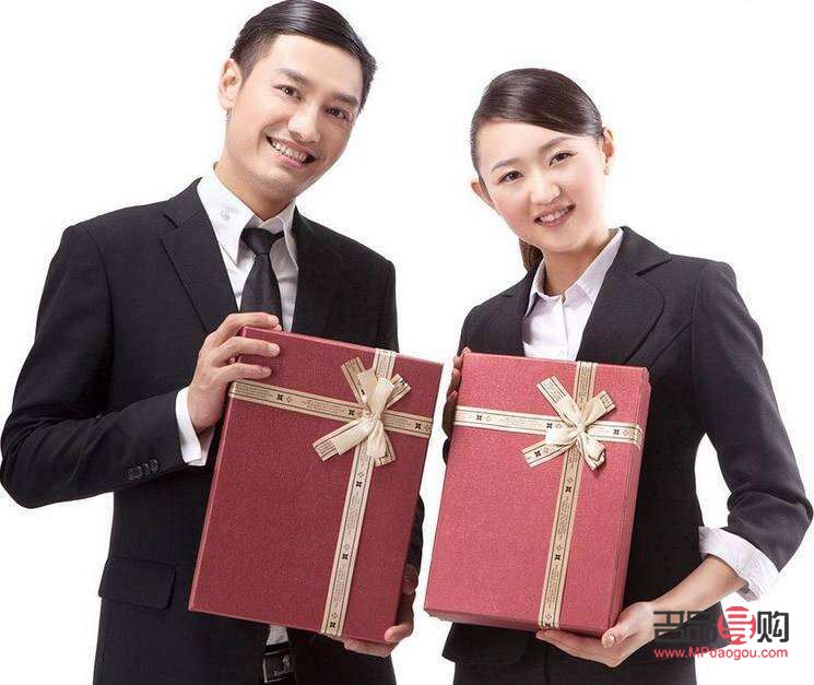 送領(lǐng)導(dǎo)就職禮物合適嗎(送領(lǐng)導(dǎo)就職禮物合適嗎女生)