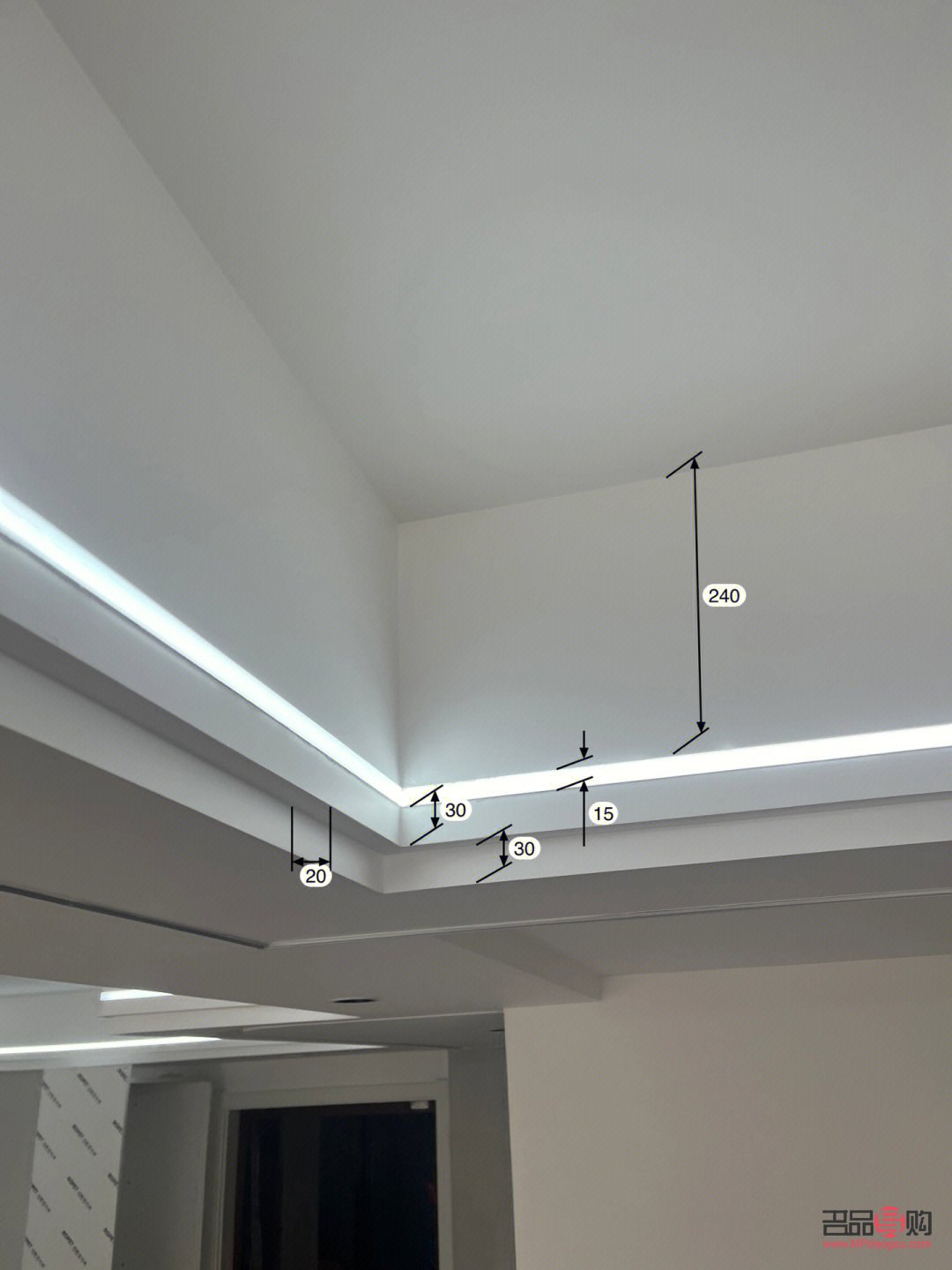 雙眼皮線條燈多少錢一米(雙眼皮線型燈)