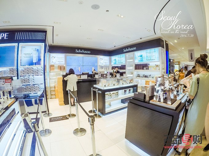 <h3>開(kāi)啟韓妝彩妝店之旅</h3>