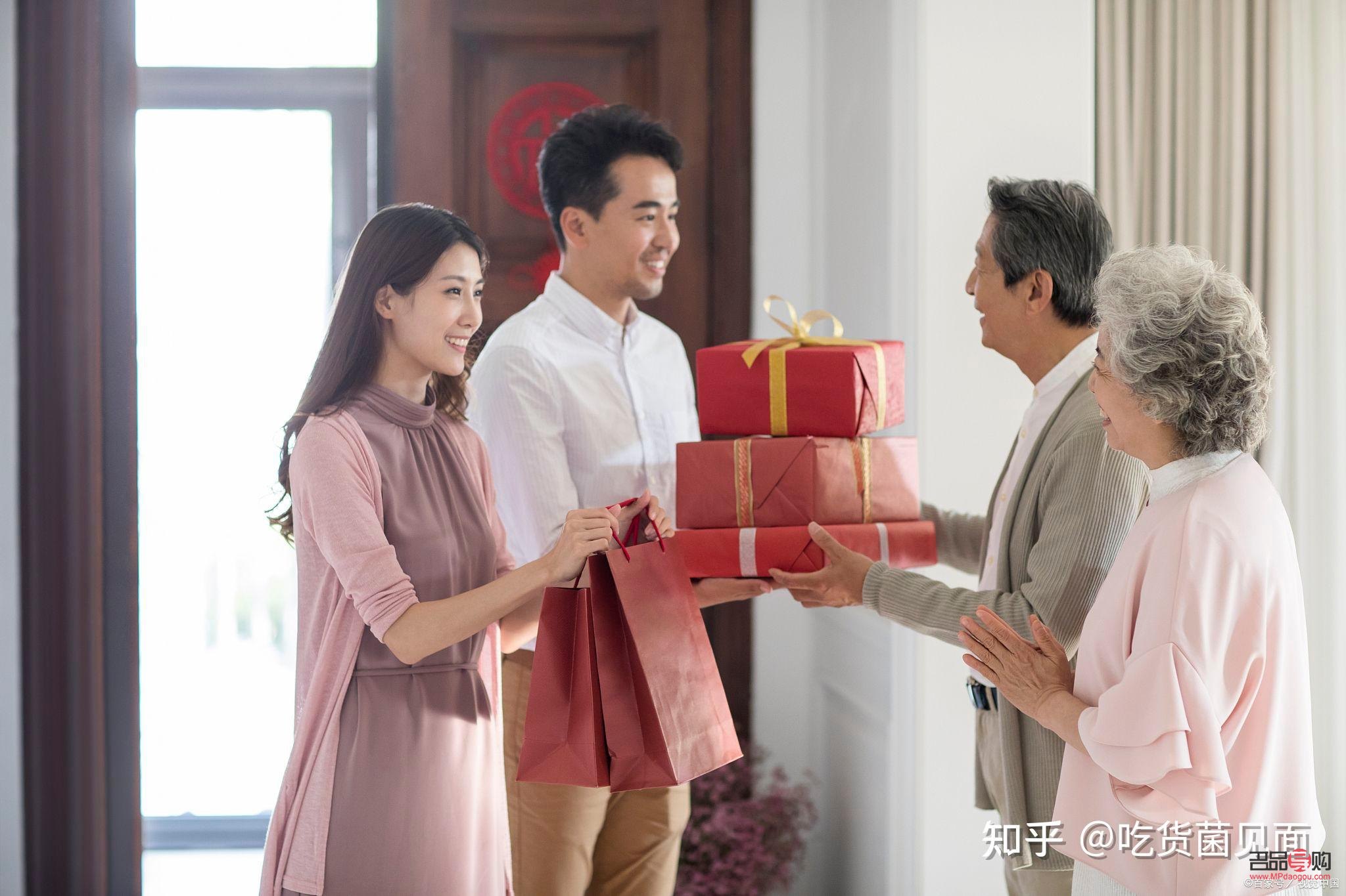 給親家?guī)c什么禮物呢(給親家?guī)c什么禮物呢圖片)