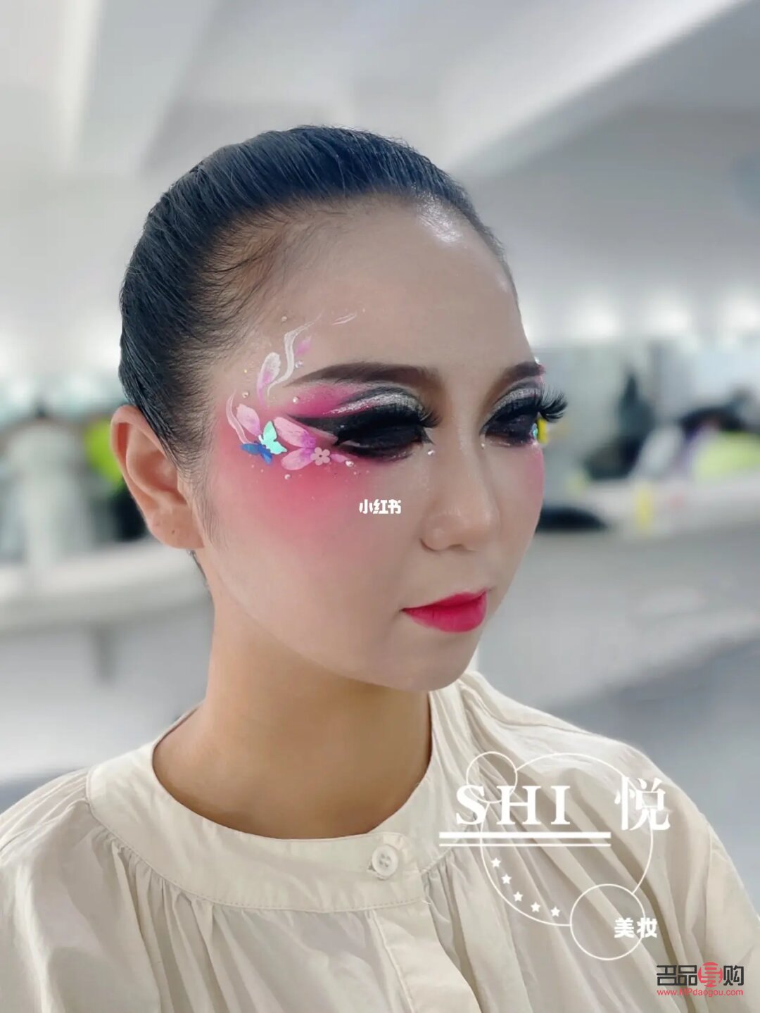 舞臺(tái)彩妝怎么購買(舞臺(tái)彩妝怎么購買便宜)