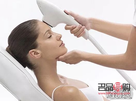 <h3>光療美容儀：肌膚煥新的秘密武器</h3>