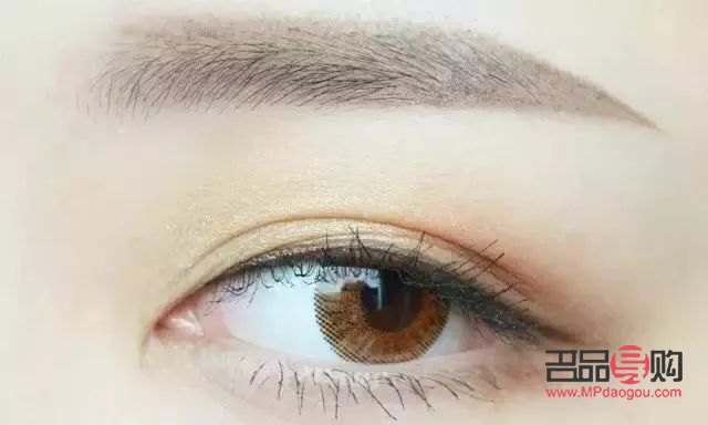 <h3>眼影盤(pán)成分需警惕，這些成分最好不含</h3>