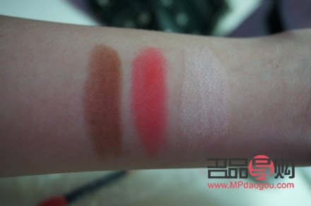 COS男妝眼線教程：打造深邃眼神的秘密武器