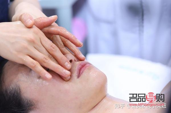 怎么做美容手法(做美容的手法視頻教程)