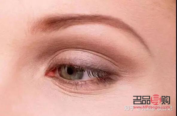 眼部干紋和細紋區(qū)別圖(眼部干紋和細紋區(qū)別圖片)