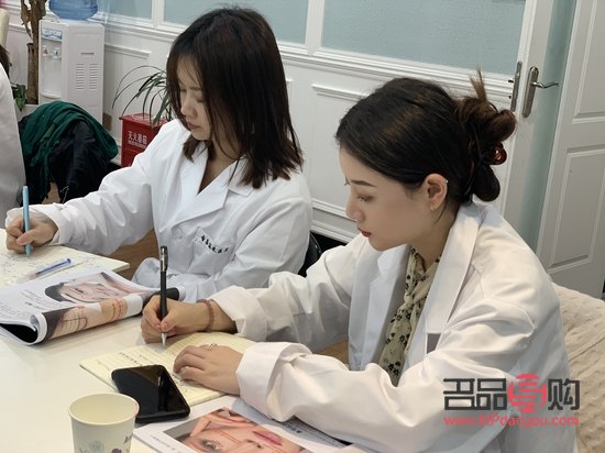 美容怎么咨詢(美容怎么咨詢醫(yī)生)