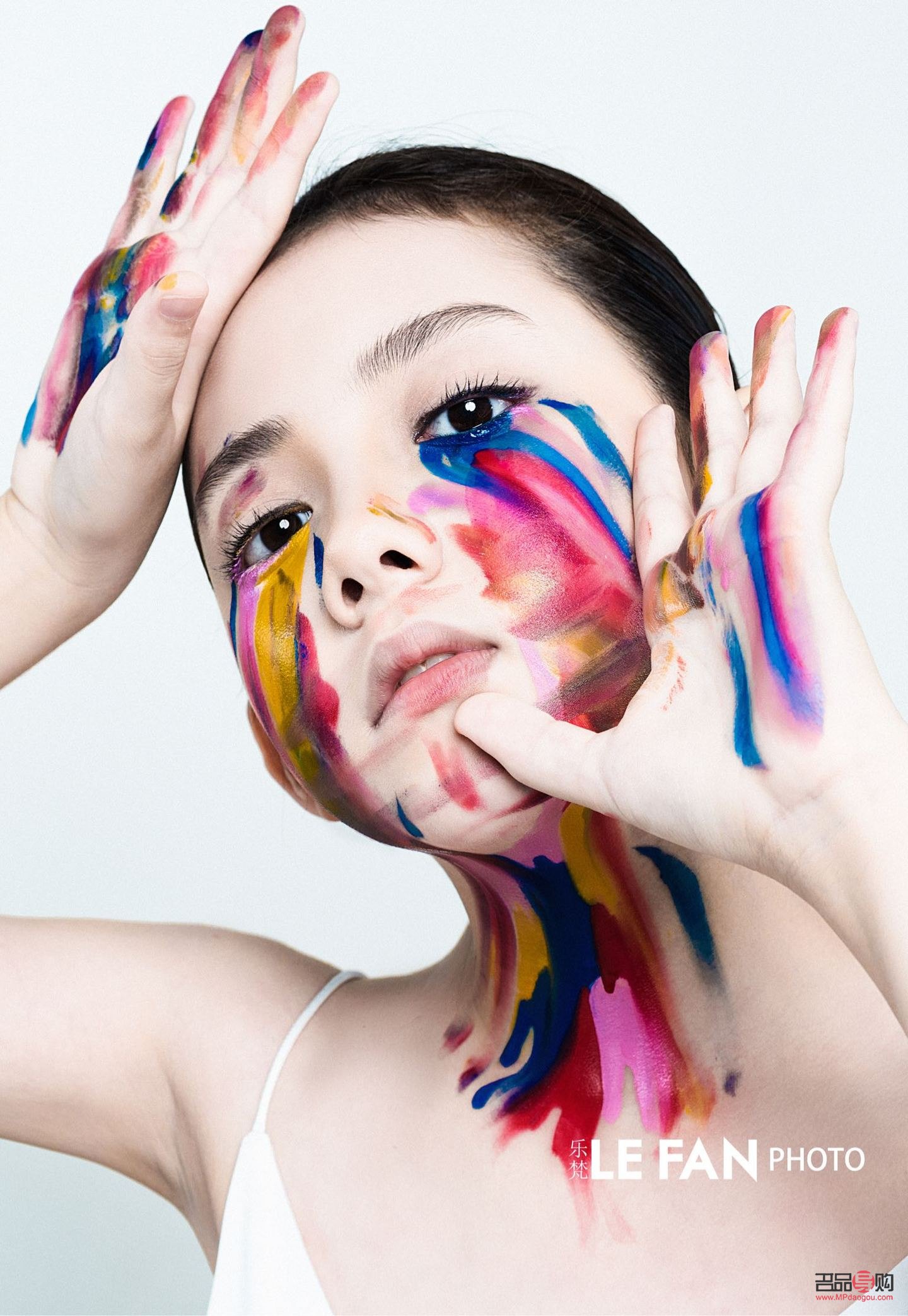 詩歌和彩妝怎么配(詩歌和彩妝怎么配的)