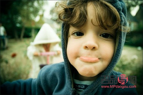 <h3>男孩子眼妝正太風(fēng)，魅力四溢的新時(shí)尚潮流</h3>