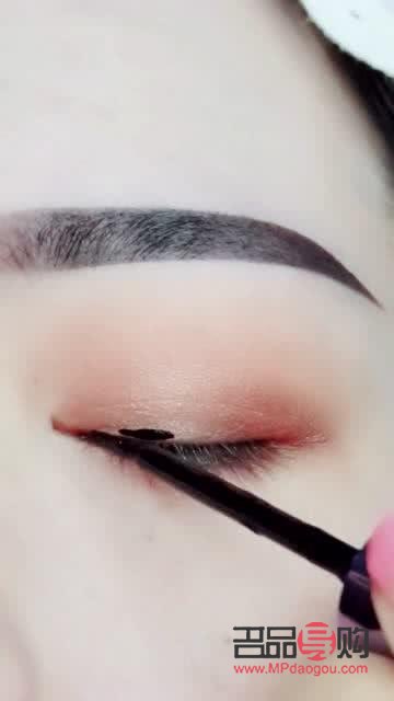 新手怎樣畫眼線簡單又好看(新手怎樣畫眼線簡單又好看圖片)