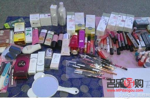 擺攤?cè)绾钨u(mài)彩妝(擺攤?cè)绾钨u(mài)彩妝賺錢(qián))