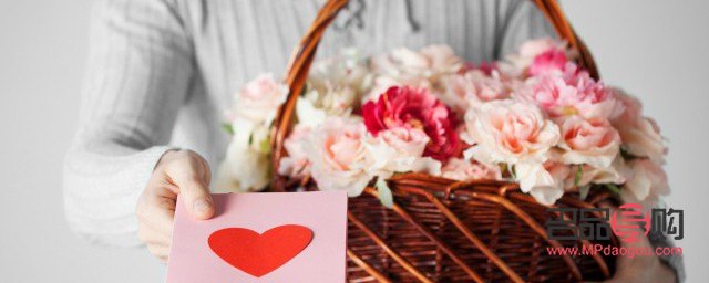 什么禮物適合送媽媽(什么禮物適合送媽媽手工簡(jiǎn)單)