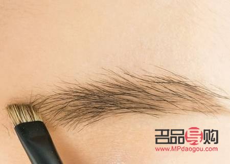 如何正確使用彩妝(如何正確使用彩妝水)