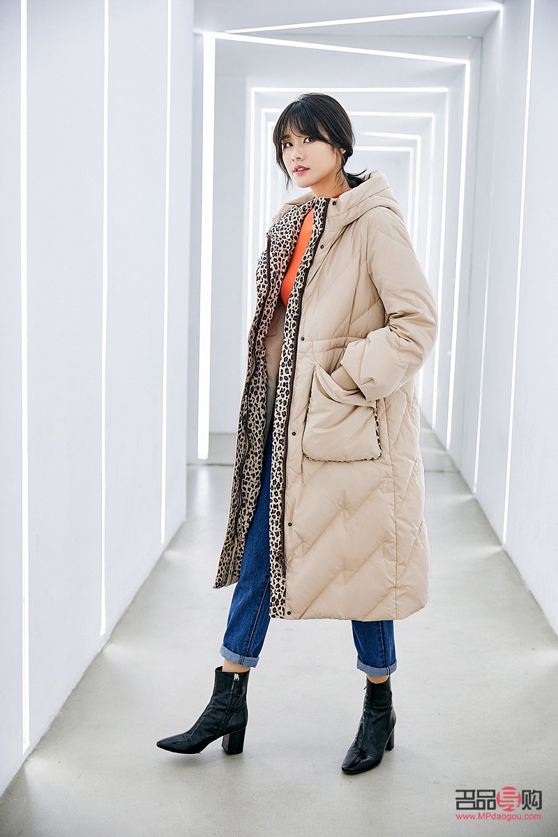 收到禮物羽絨服怎么拍(收到禮物羽絨服怎么拍照)