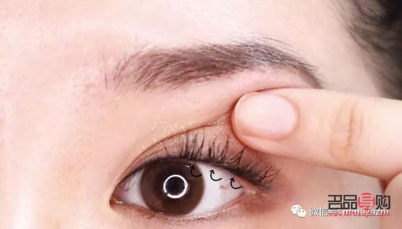 <h3>眼尾溝：魅力之眼的神秘印記</h3>